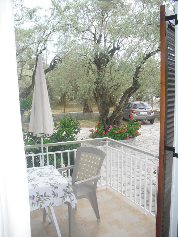 Guesthouse Irene Áfissos Ngoại thất bức ảnh